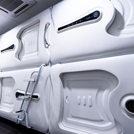 Capsule Inn Kota Kinabalu Ngoại thất bức ảnh
