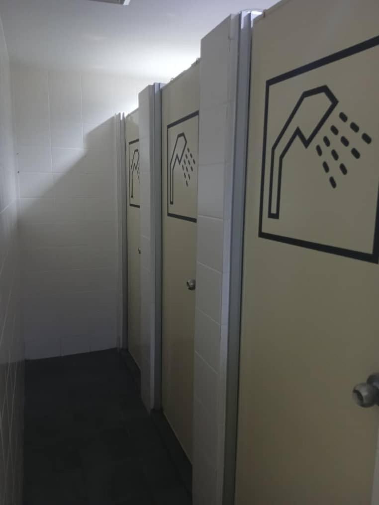 Capsule Inn Kota Kinabalu Ngoại thất bức ảnh