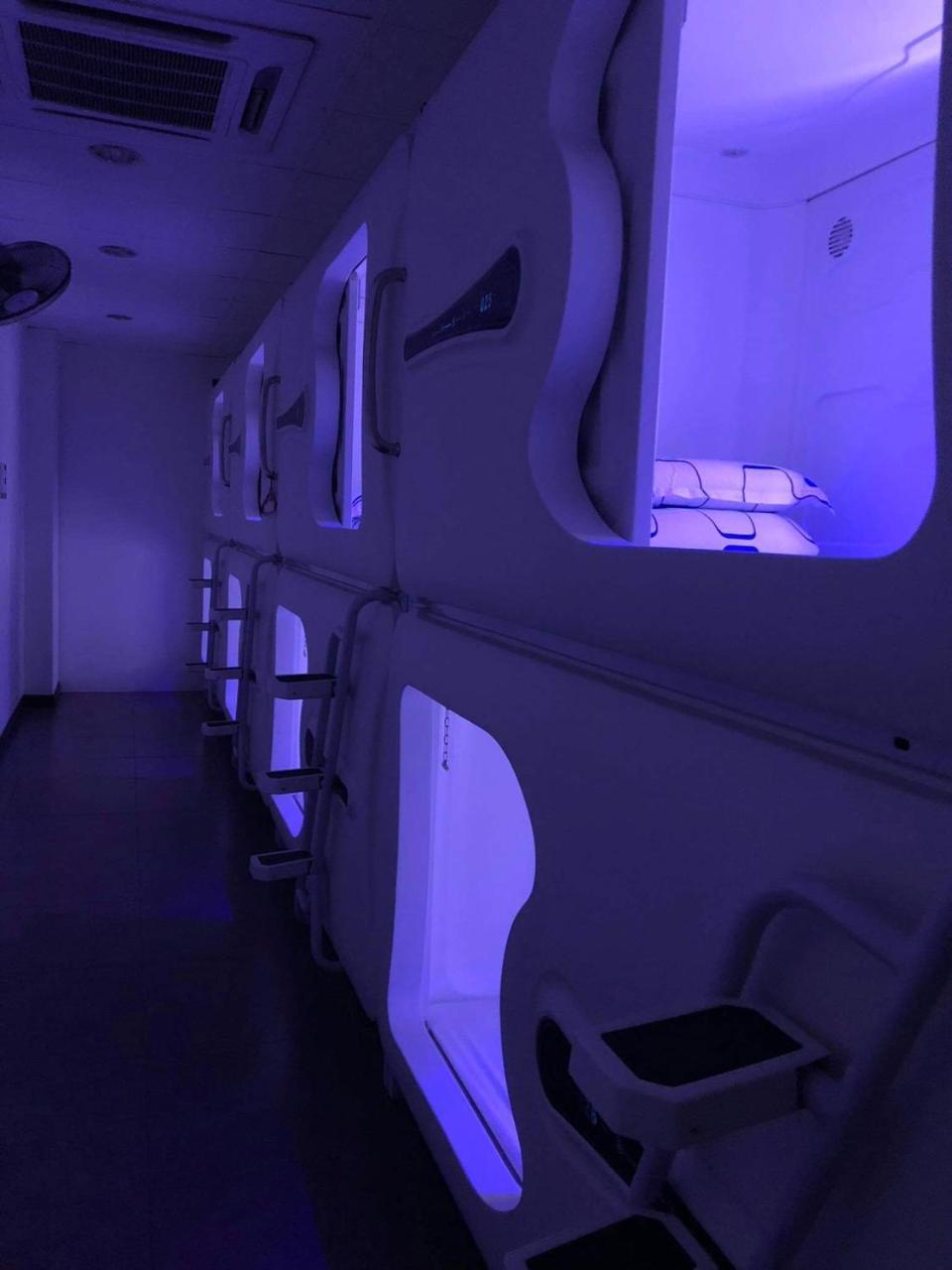 Capsule Inn Kota Kinabalu Ngoại thất bức ảnh