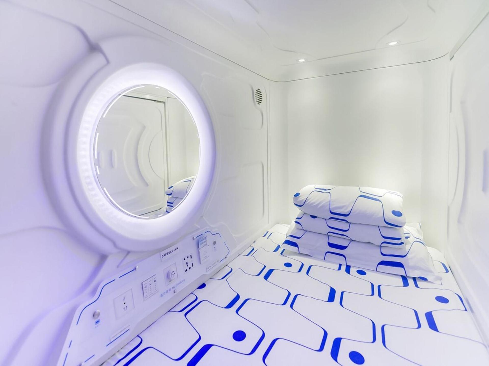Capsule Inn Kota Kinabalu Ngoại thất bức ảnh