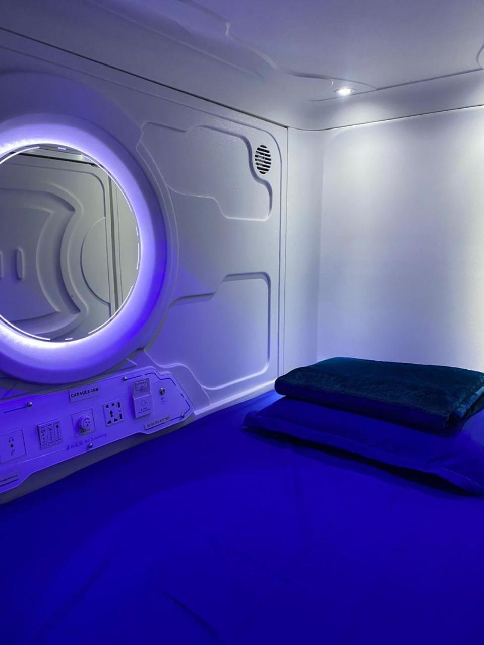 Capsule Inn Kota Kinabalu Ngoại thất bức ảnh